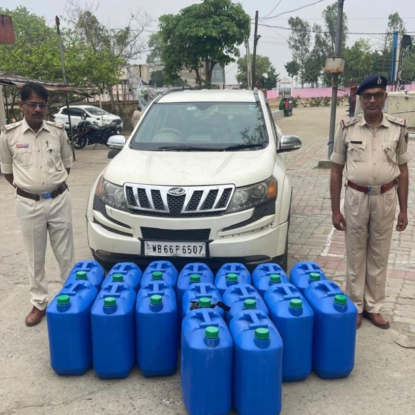 640 लीटर स्पिरिट व एक्सयूवी कार जब्त, ड्राइवर हुआ फरार