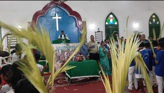 पाम संडे पर गिरिजाघरों में हुई विशेष प्रार्थना सभाएं