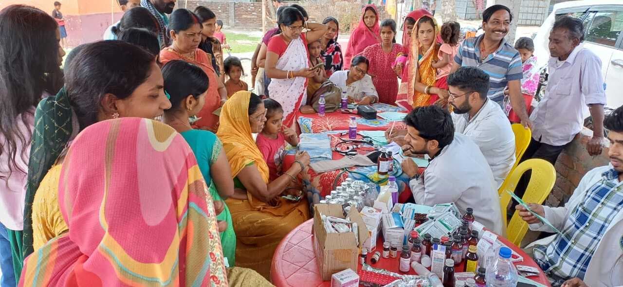 स्वास्थ्य शिविर में 2500 से अधिक लोगों ने करायी जांच