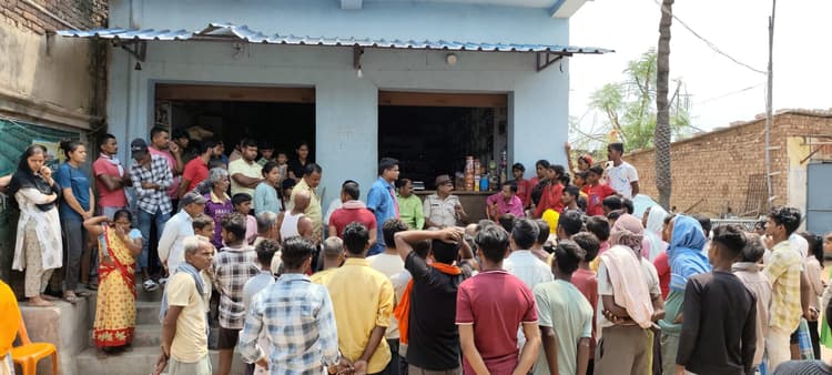 दिव्यांग की हत्या पर उचित मुआवजा व दोषियों को कड़ी सजा दिलाने की मांग