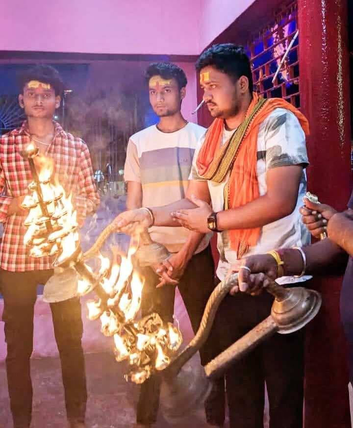 मनिहारी में सामुहिक आरती का किया आयोजन