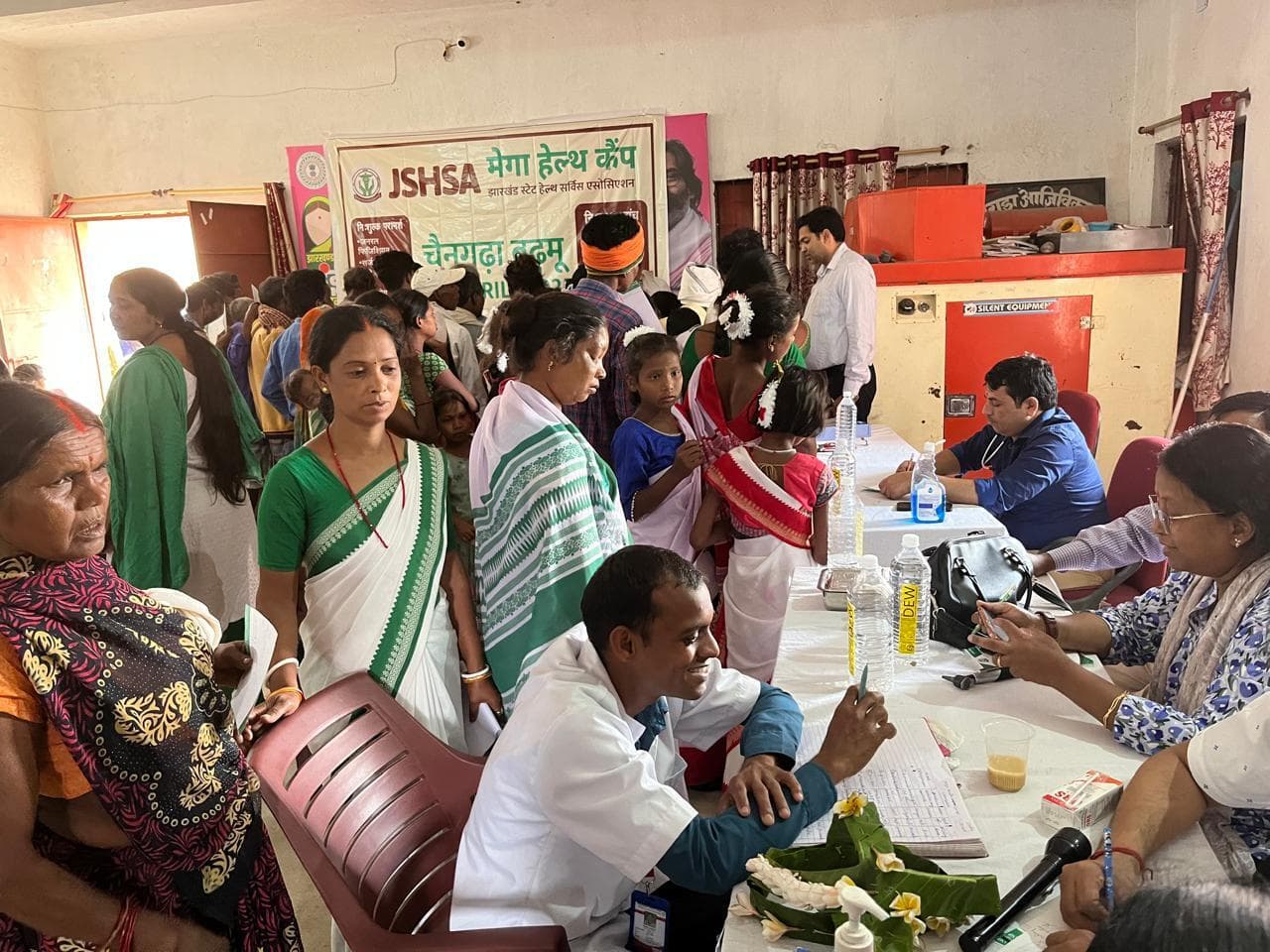 Ranchi news : झासा ने बुढ़मू के चैनगढ़ा में हेल्थ कैंप लगा 800 लोगों की जांच की