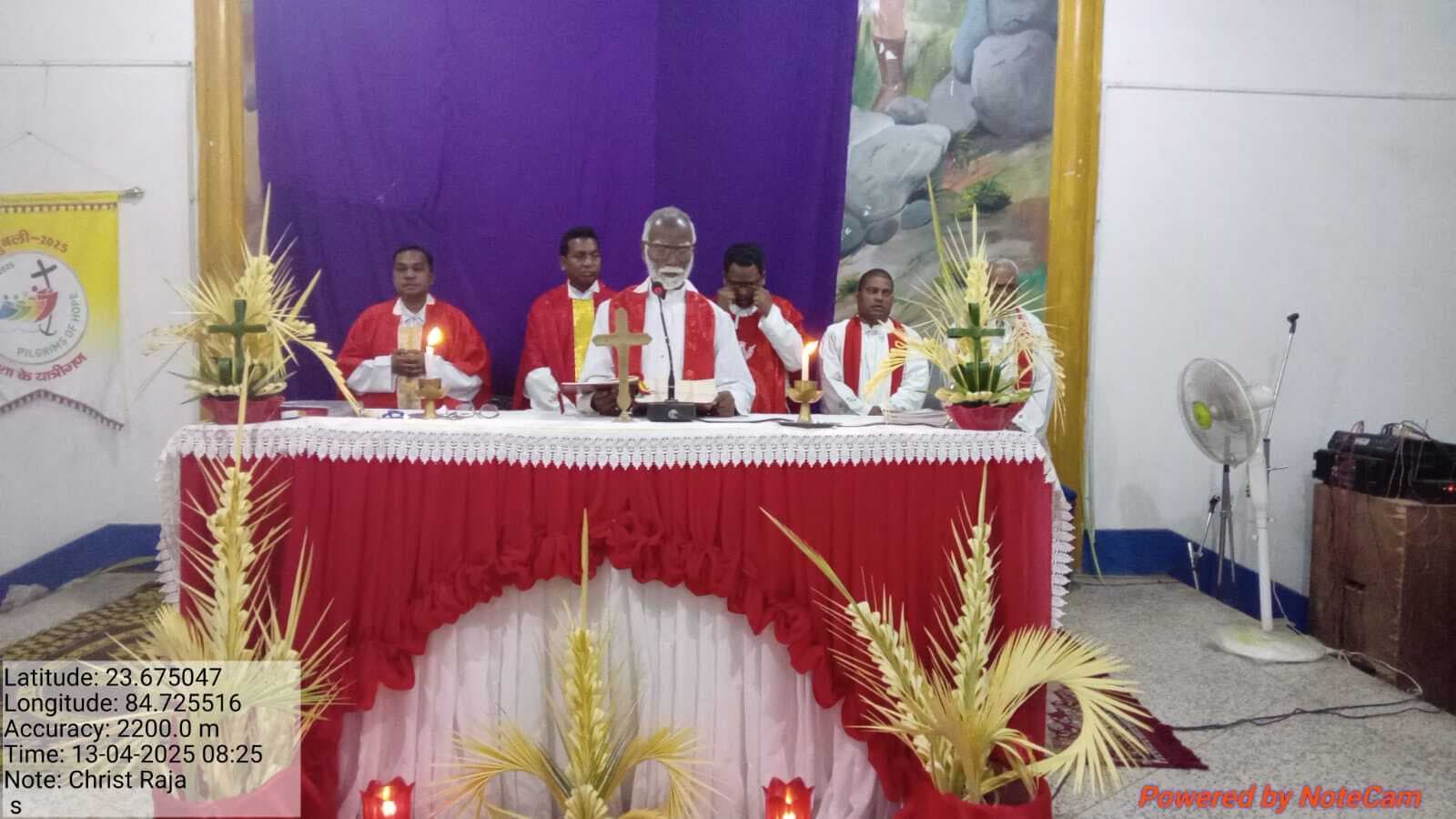 प्रभु यीशु का बलिदान प्रेरणा देता है: फादर