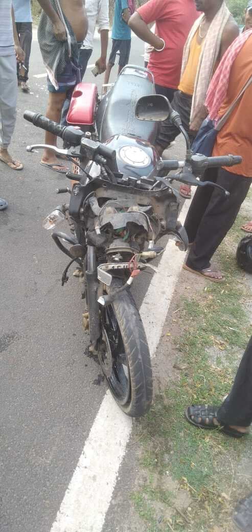 deoghar news : दो बाइकों की टक्कर में चार लोग घायल