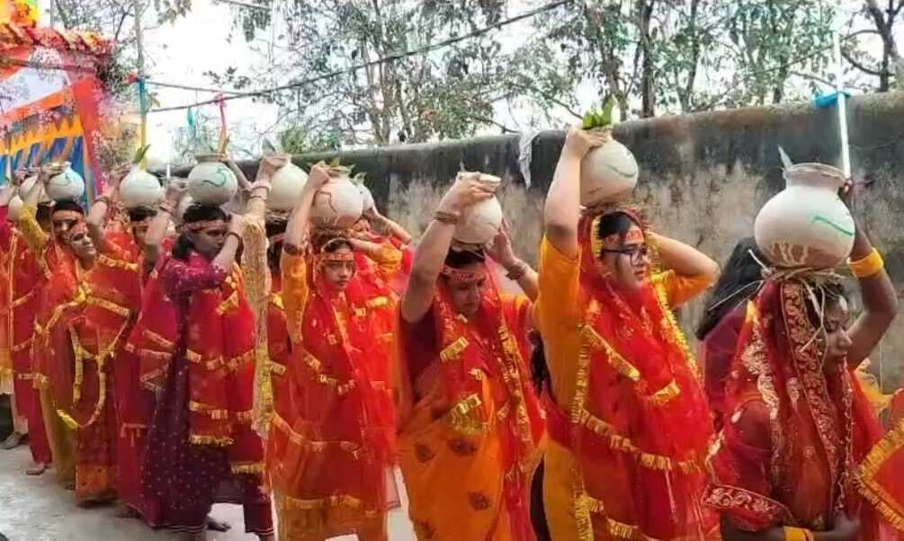 प्राण-प्रतिष्ठा को लेकर निकाली गयी कलश शोभायात्रा