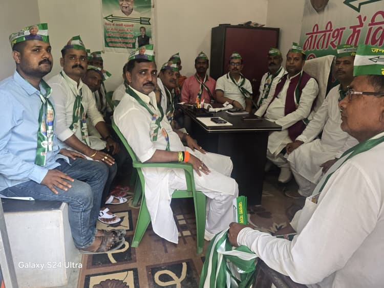 Madhubani News : पीएम व सीएम के मधुबनी आगमन पर की चर्चा