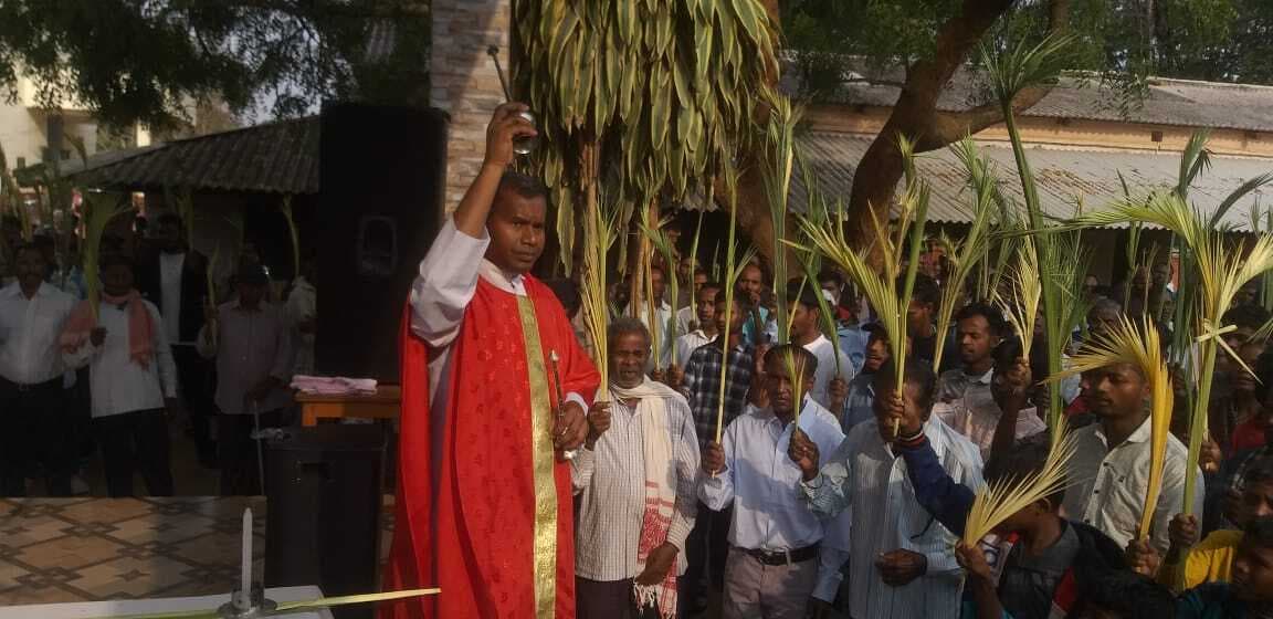 मसीही विश्वासियों ने हर्षोल्लास मनाया पाम संडे