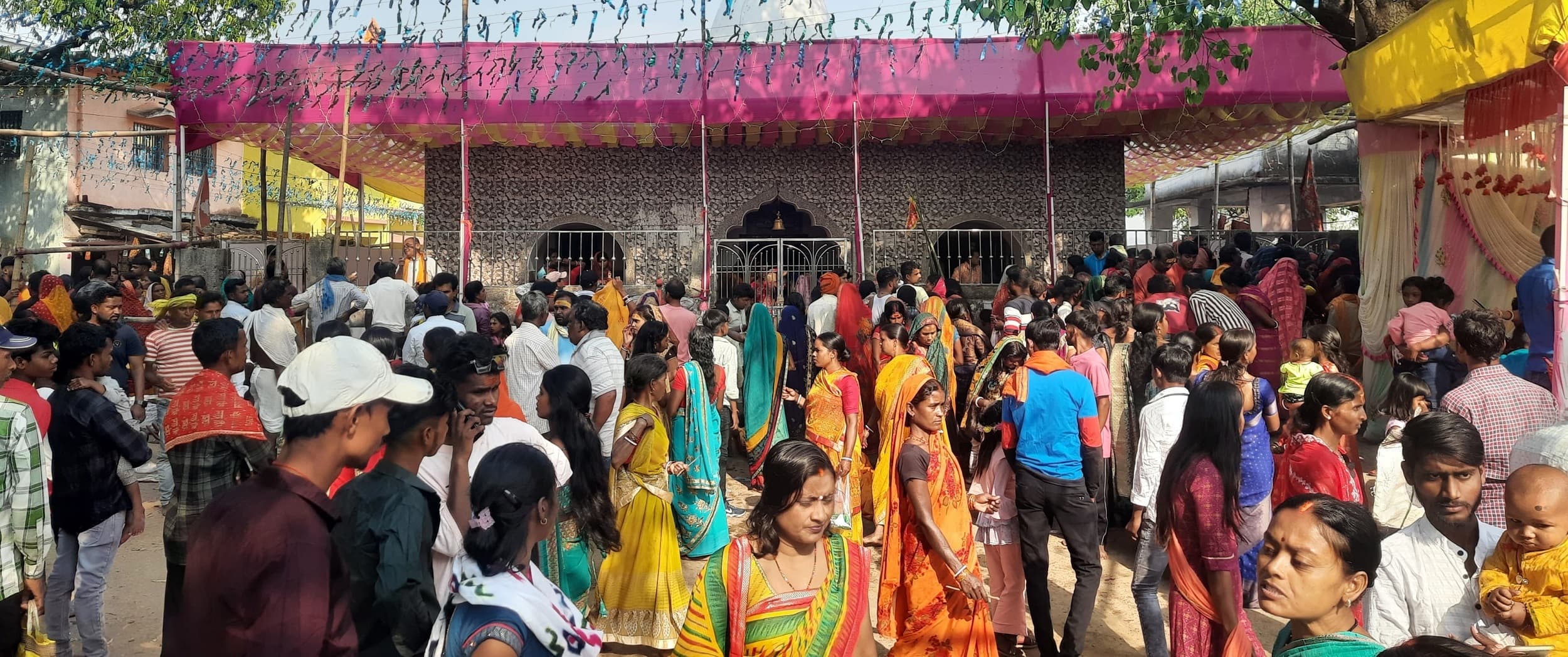 Bokaro News : भगता परब : सिंहपुर शिवालय में पूजा-अर्चना को उमड़े श्रद्धालु