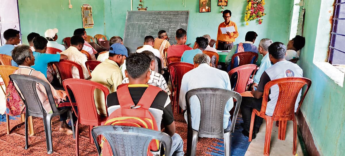 eraikela kharsawan news: ग्रामसभा को सशक्त बनाये सरकार