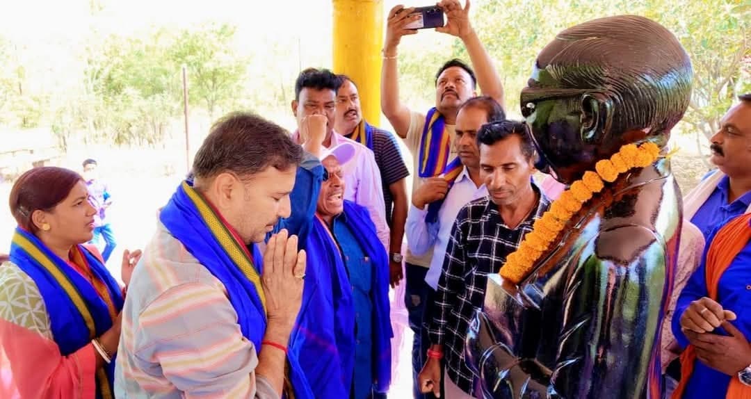 Political story : आजसू पार्टी ने किया बाबासाहेब को याद, हुई संगोष्ठी