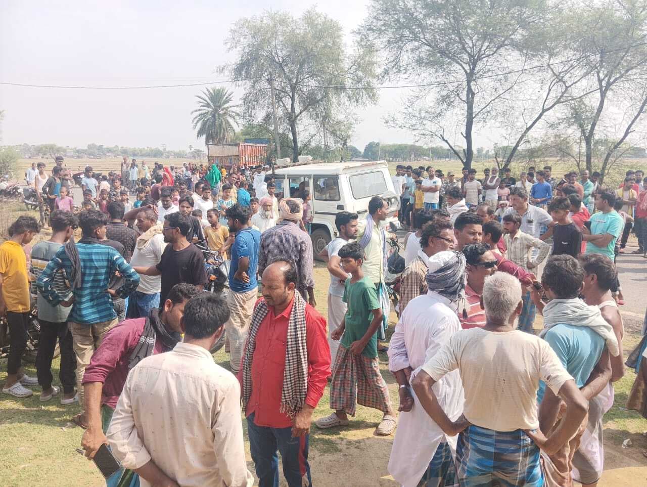 तेज रफ्तार हाइवा ने बच्चे का पैर कुचला, हालत गंभीर