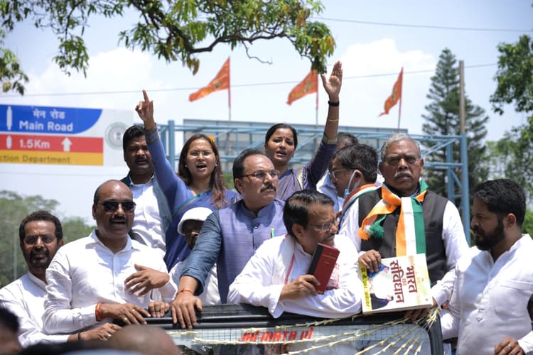 Political News : भाजपा संविधान को समाप्त कर मनुस्मृति लाना चाहती है : के राजू