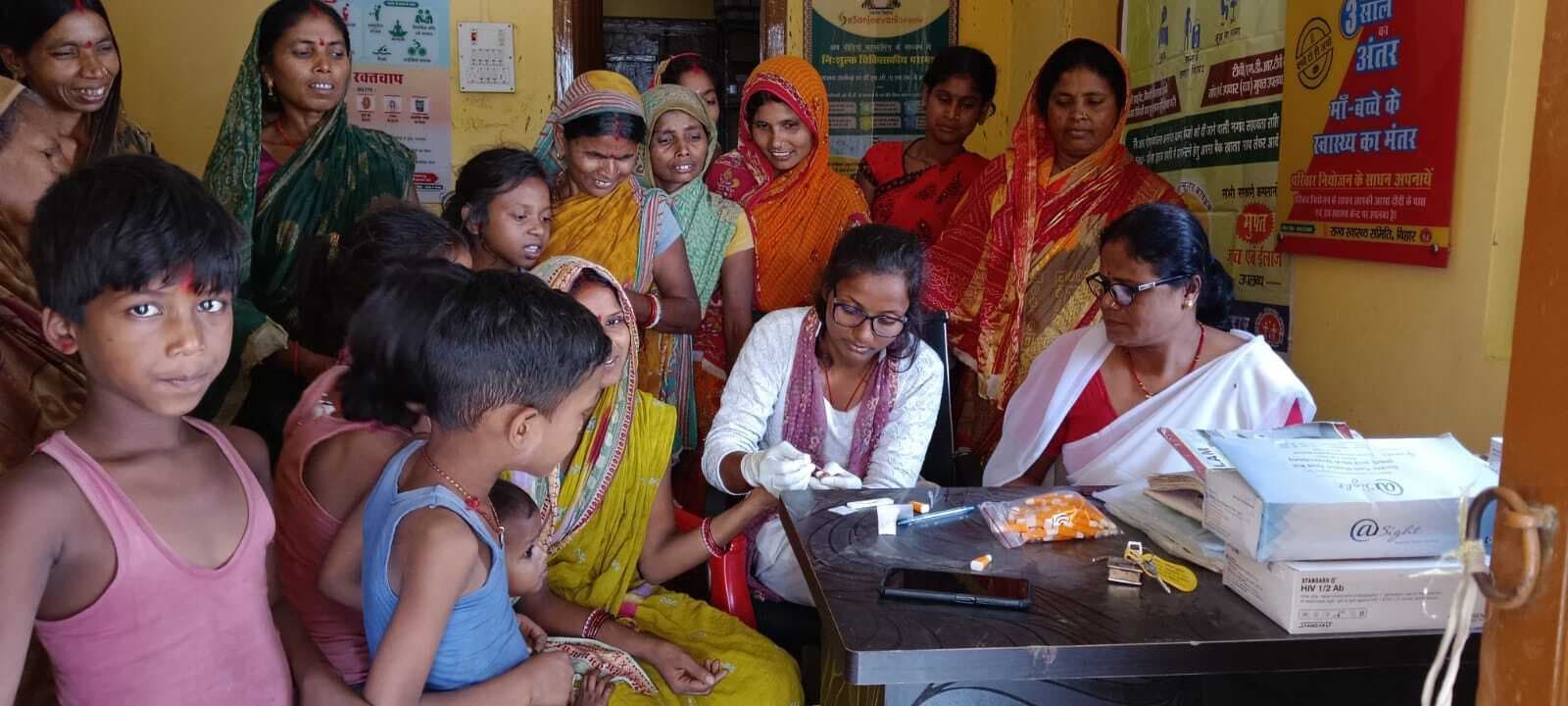 फलका अस्पताल में आयुष्मान आरोग्य मंदिर में लगा हेल्थ मेला