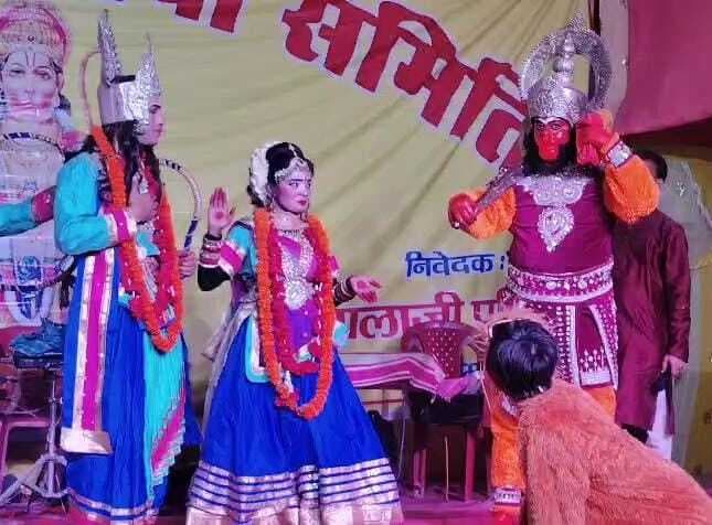 सालमारी में हनुमान जयंती पर झांकी की हुई प्रस्तुति