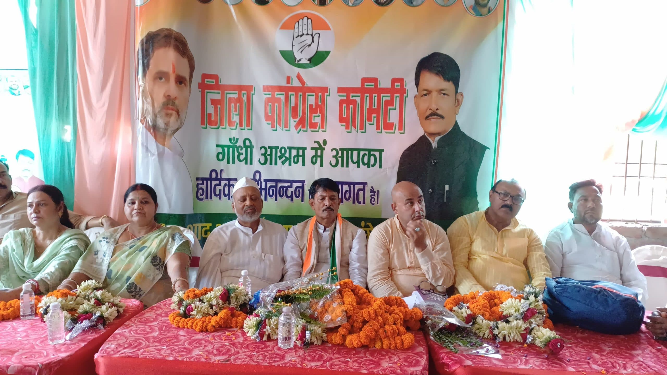 कांग्रेस के नये जिलाध्यक्ष का किया अभिनंदन