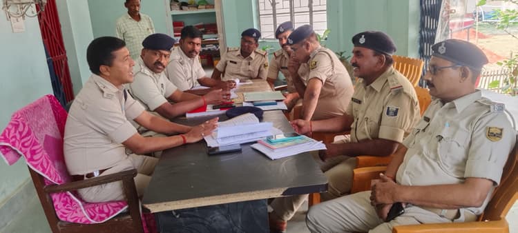 थाना में लोगों को दें सम्मान, शिकायतों पर करें कार्रवाई