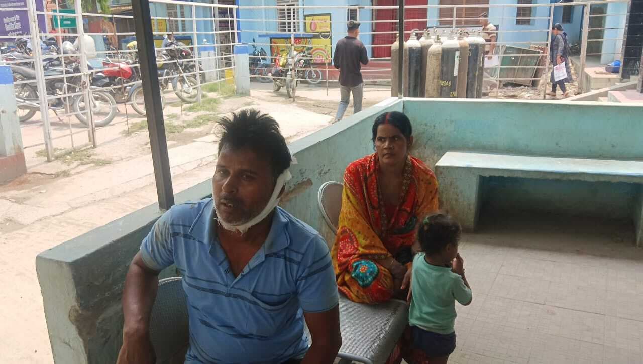 जादोपुर में जमीन विवाद में मारपीट, महिला सहित तीन लोग घायल, घायलों को सदर अस्पताल में कराया गया भर्ती