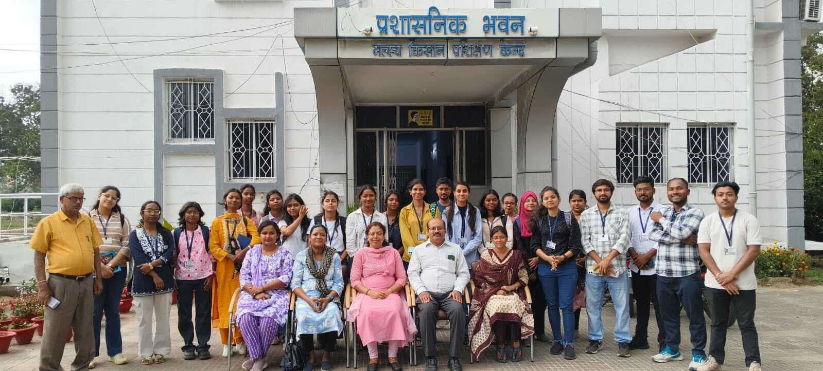 Ranchi News : मत्स्य किसान प्रशिक्षण केंद्र का शैक्षणिक भ्रमण