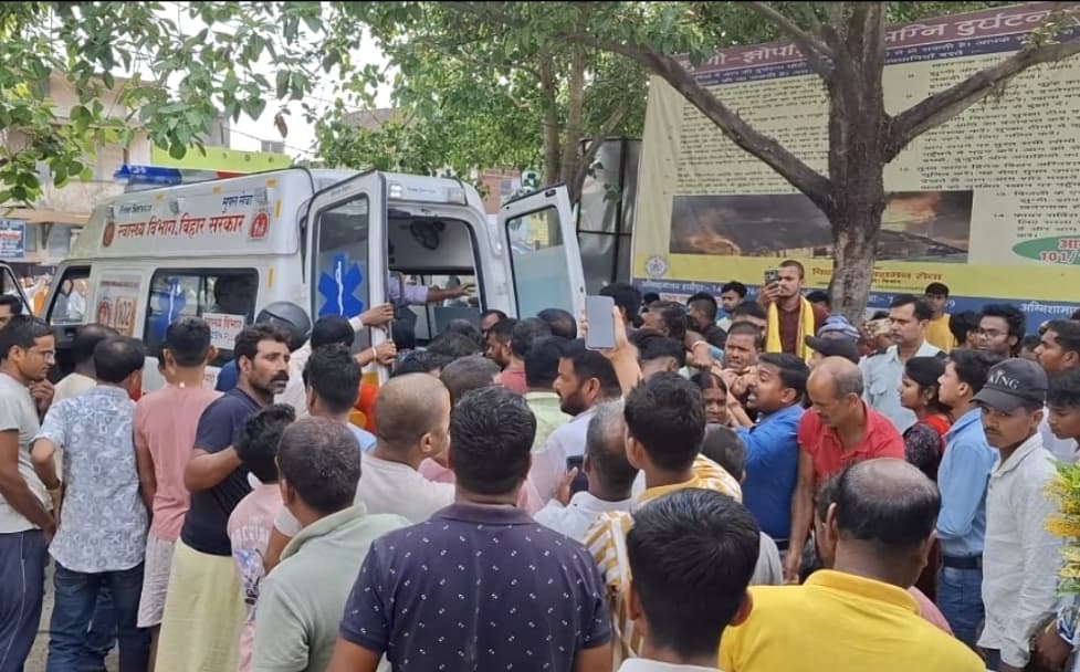 hajipur news. ट्रक की चपेट में आने से छात्रा की मौत, पिता गंभीर रूप से घायल