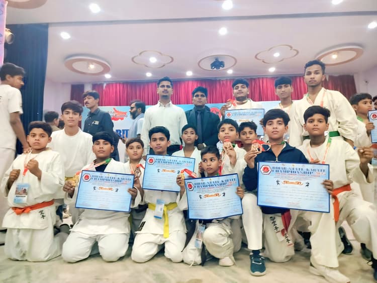 राज्यस्तरीय कराटे प्रतियोगिता में जिले के खिलाड़ियों का दबदबा