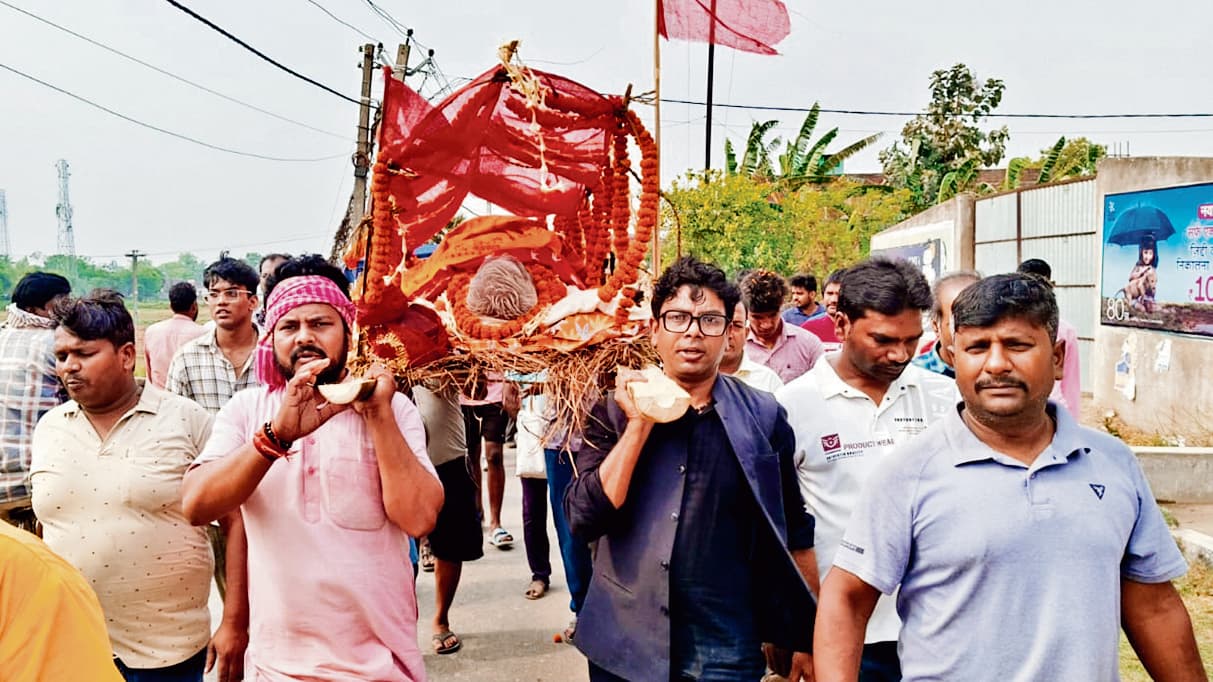 Gopalganj News  : गोपालगंज के पूर्व विधायक रामावतार साह पंचतत्व में हुए विलीन, दी गयी श्रद्धांजलि