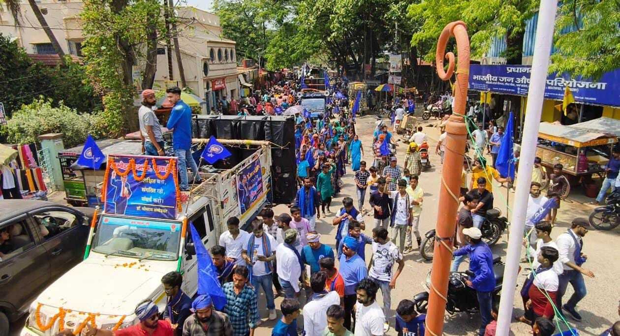 आंबेडकर क्लब ने बाबा साहेब की जयंती पर निकाली शोभा यात्रा