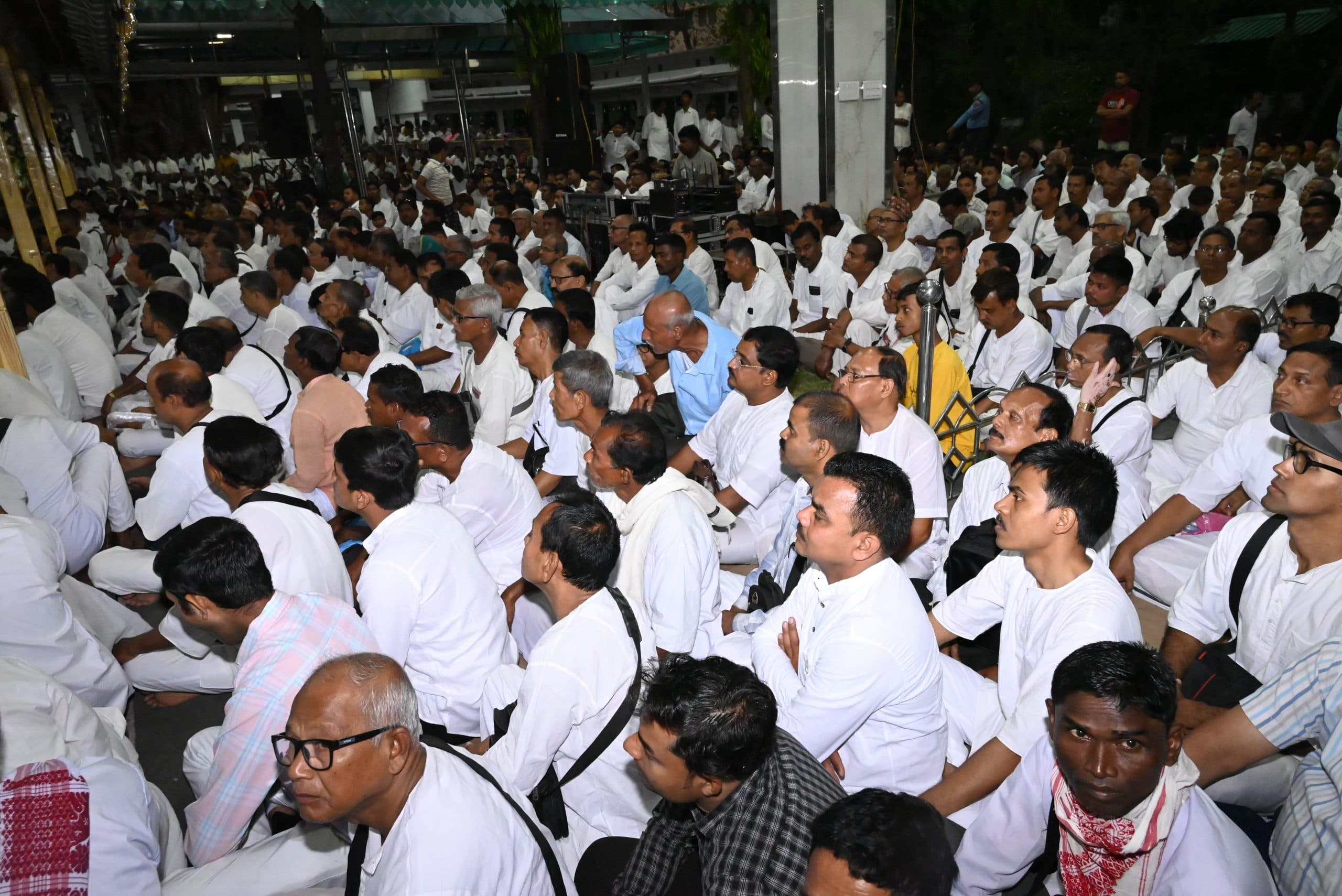 Deoghar news : वेद भवन में विश्व शांति की कामना लेकर श्रीश्री ठाकुर पूजा, स्वस्ति- महायज्ञ यज्ञ व धर्म ग्रंथ का हुआ पाठ