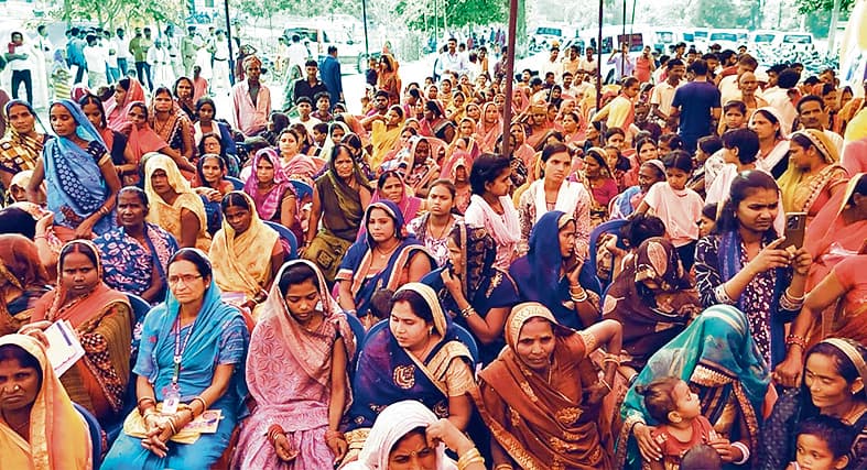 Gopalganj News : जिला प्रशासन ने महादलित बस्ती में लगाया विशेष शिविर, 22 योजनाओं का लोगों को मिला लाभ