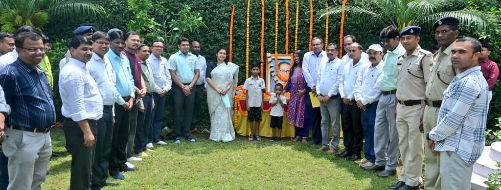 Bokaro News : बाबा साहेब के आदर्शों को करें आत्मसात : उपायुक्त