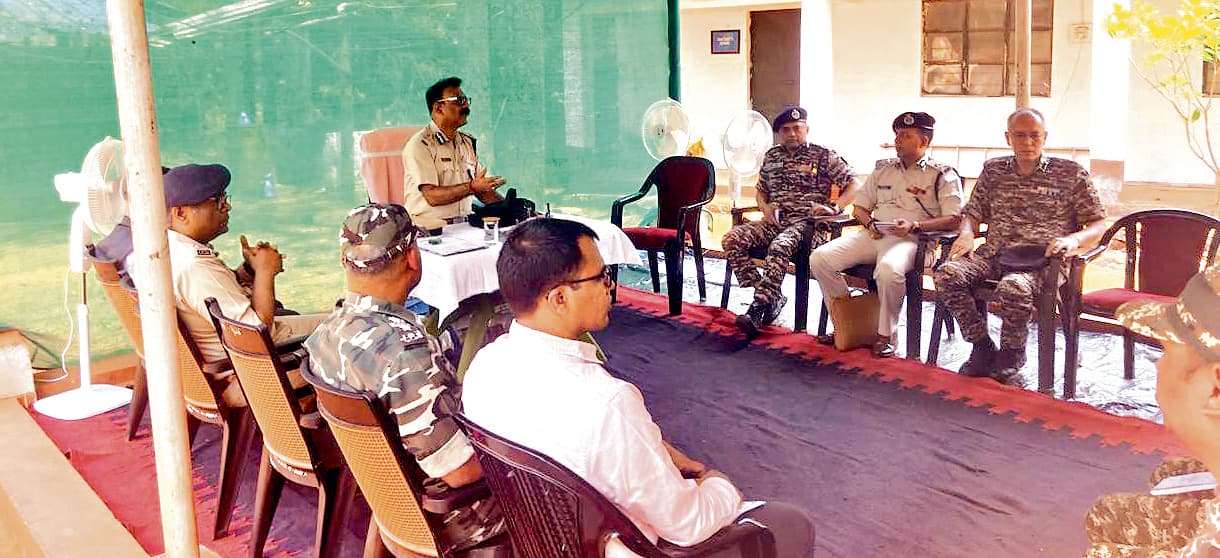 Ranchi News : नक्सल अभियान तेज करें : डीजीपी