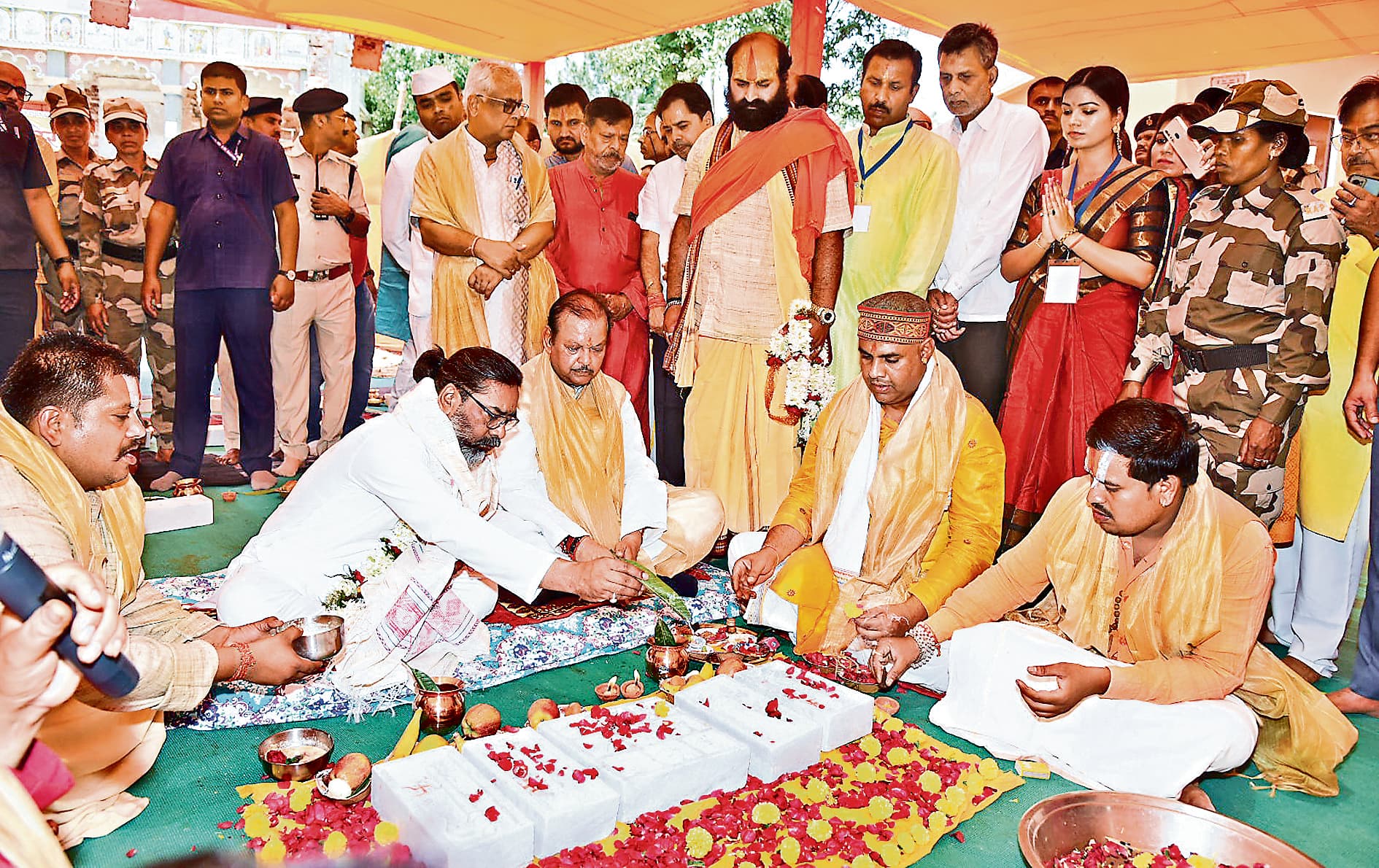 Ranchi News : तपोवन मंदिर के पुनर्निर्माण कार्य का शिलान्यास, सीएम ने की पूजा