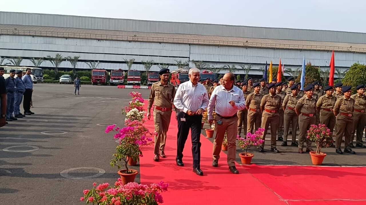 Jamshedpur News : टाटा स्टील ने मनाया राष्ट्रीय अग्नि सेवा दिवस, अग्निशामकों को दी श्रद्धांजलि