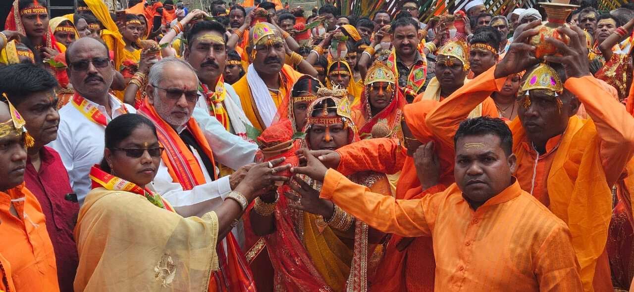 रतनपुर में कलश यात्रा के साथ नौ दिवसीय महायज्ञ शुरू