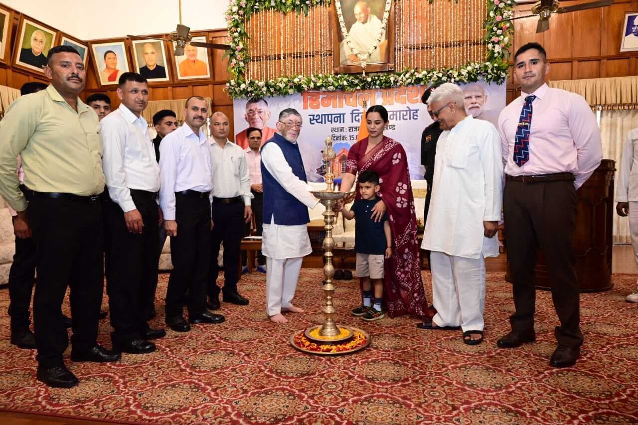 Political News : सेवा व राष्ट्रनिष्ठा का भावना से ओतप्रोत है हिमाचल प्रदेश : राज्यपाल