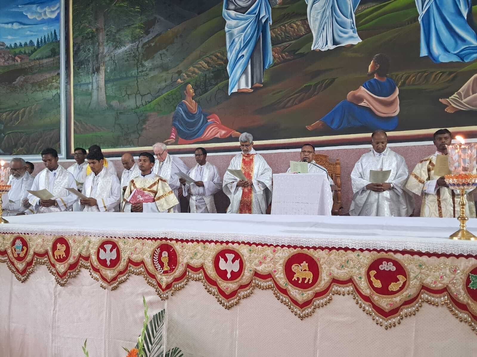 कैथोलिक आश्रम में क्रिसमस पूजन विधि का आयोजन