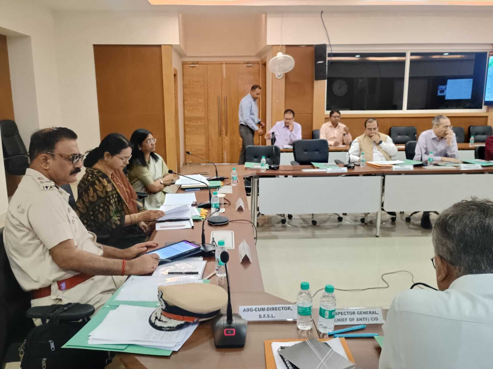 Ranchi News : नशे के कारोबार से जुड़े लोगों पर सख्त कार्रवाई हो : मुख्य सचिव