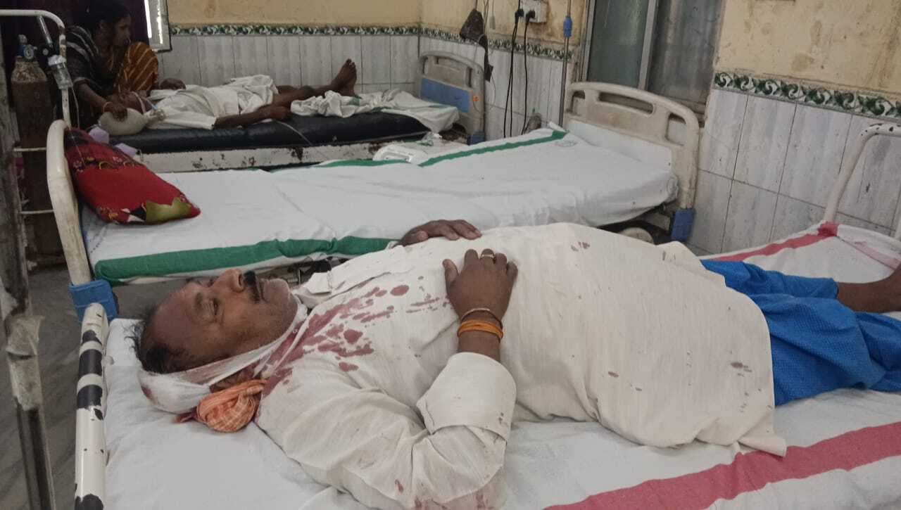 कुचायकोट में पानी गिराने के विवाद में भिड़े दो पक्ष, चार लोग हुए जख्मी