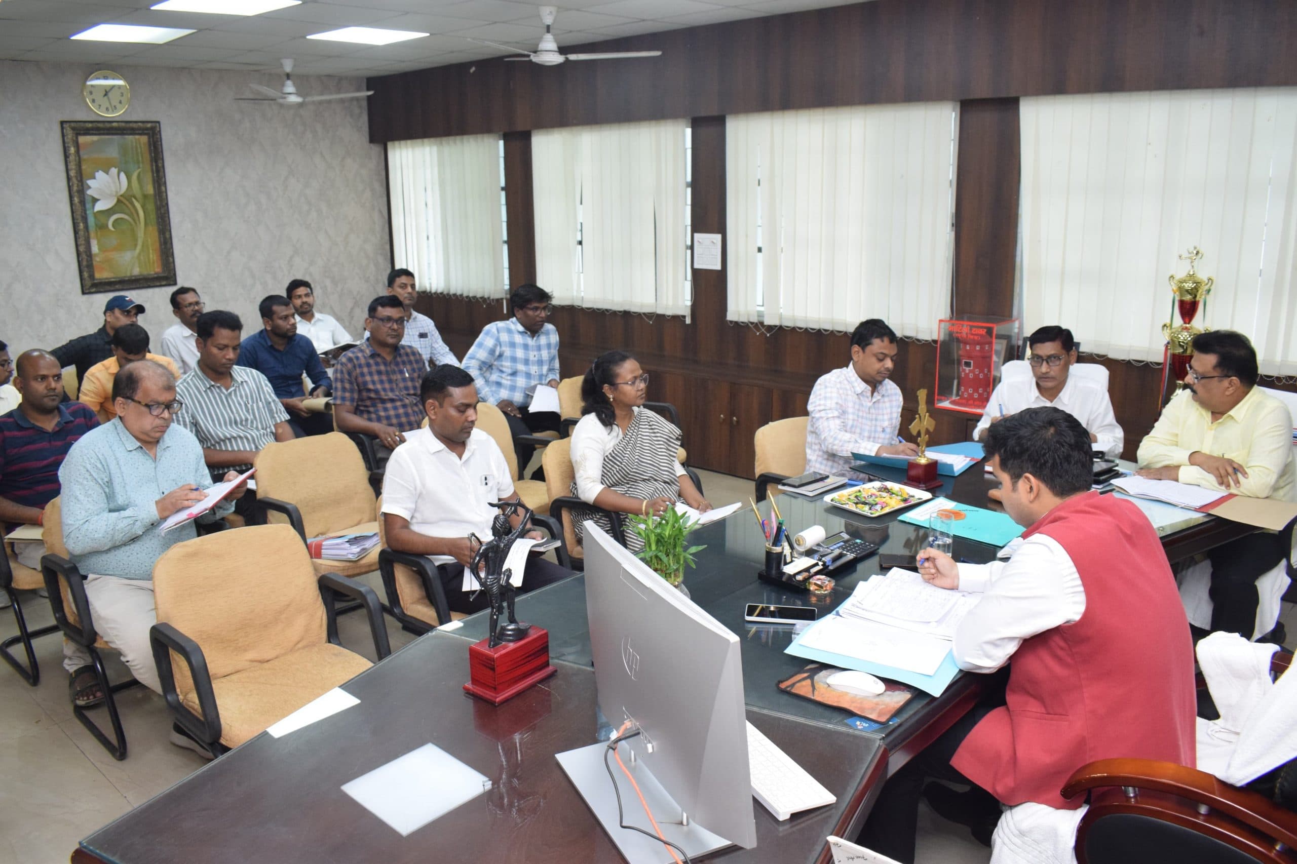 सांसद व विधायक निधि की योजनाओं की हुई समीक्षा