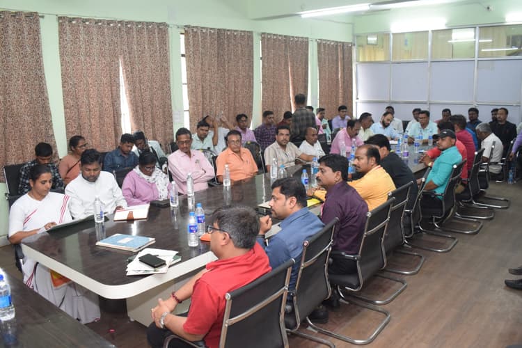 निजी स्कूल तीन वर्षों में छात्रों से लिए गये शुल्क की सूची करें जाम : एसडीओ