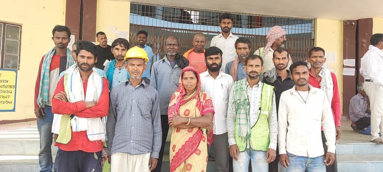 सफाईकर्मियों से सुपरवाइजर करता है अवैध वसूली