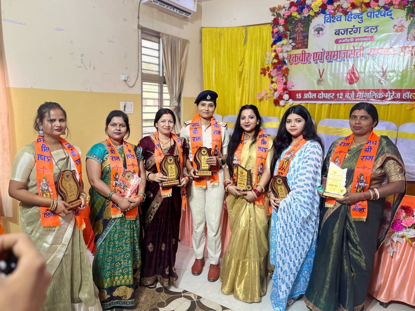 बेहतर काम के लिए मिला सम्मान