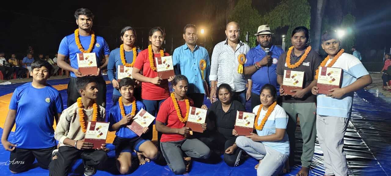 राज्य स्तरीय कुश्ती में बालक-बालिका पहलवानों ने जीता गोल्ड