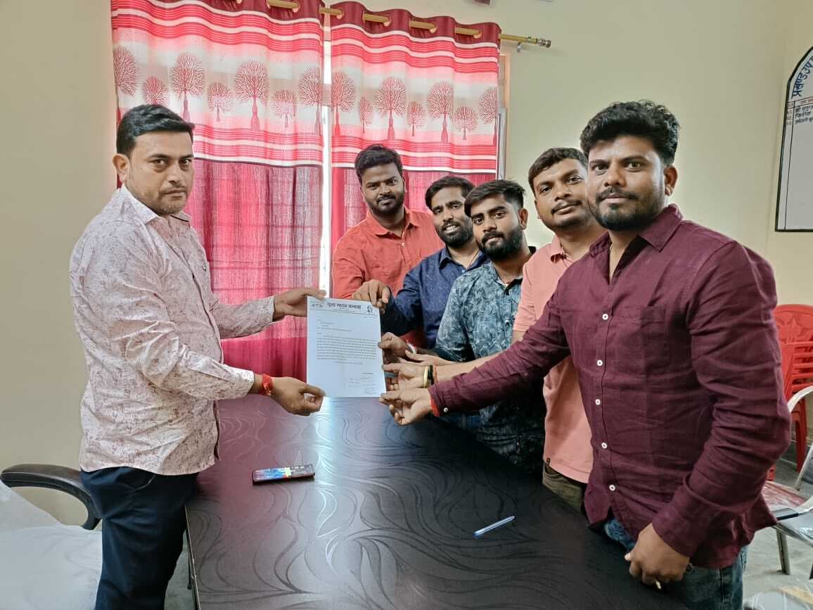 स्टेडियम के सौंदर्यीकरण की मांग, सौंपा ज्ञापन