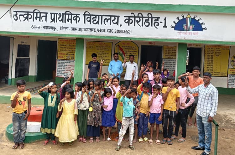 वाद-विवाद प्रतियोगिता में नफीस व जीसान ने मारी बाजी