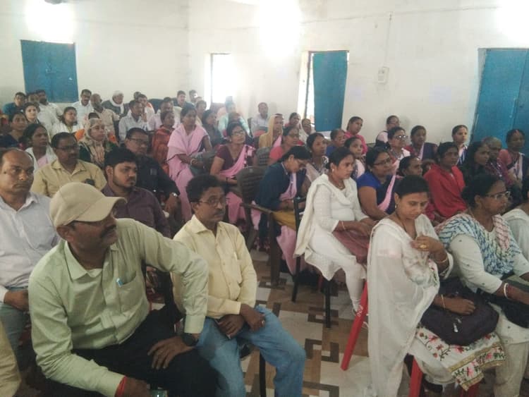 Sasaram News : शिविर से पहले कर लें सर्वे, ताकि लाभुकों को दिया जा सके लाभ