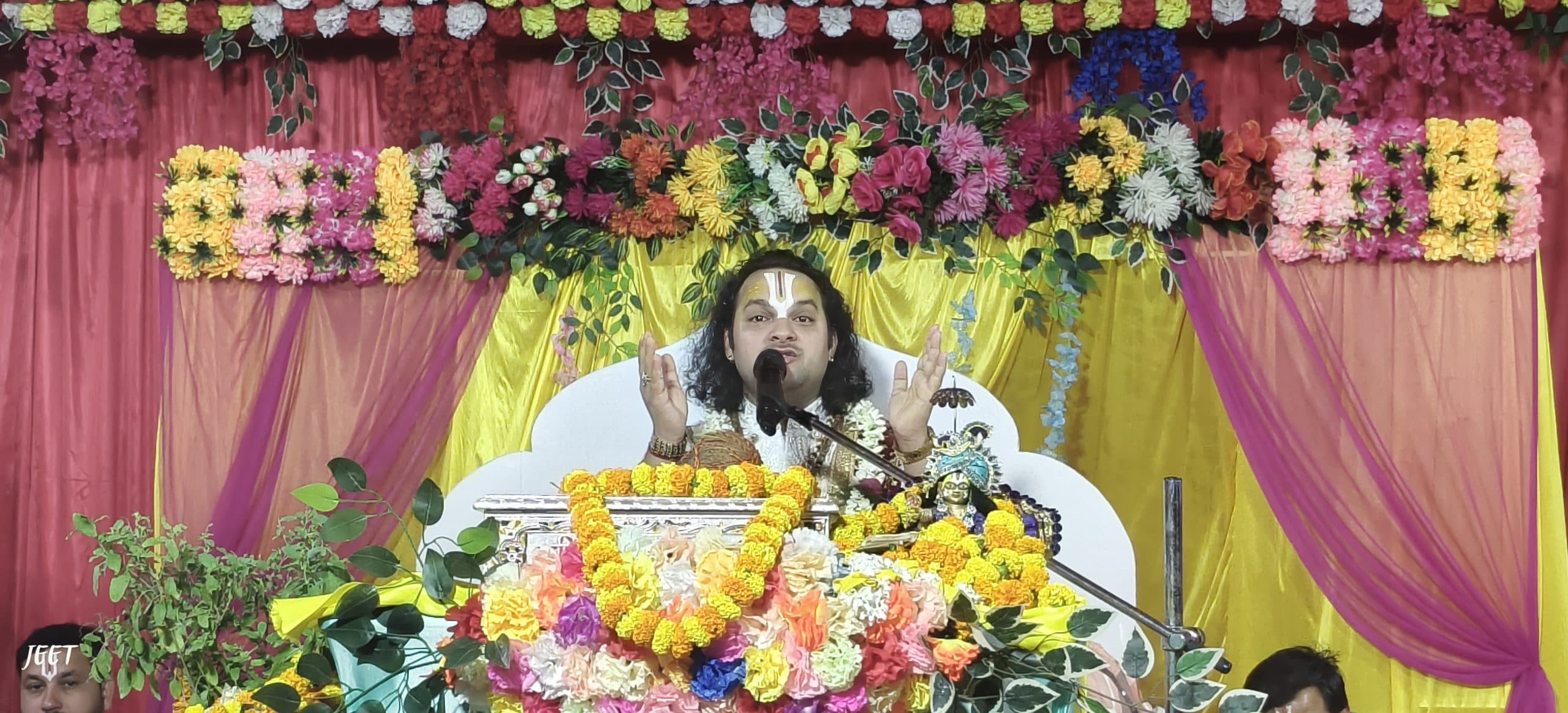 भक्तों का भाव अगर सच्चा हो तो भगवान देते हैं दर्शन :  कथावाचक