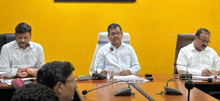 Aurangabad News : प्रभावित रैयतों के मुआवजा का शीघ्र करें भुगतान : डीएम