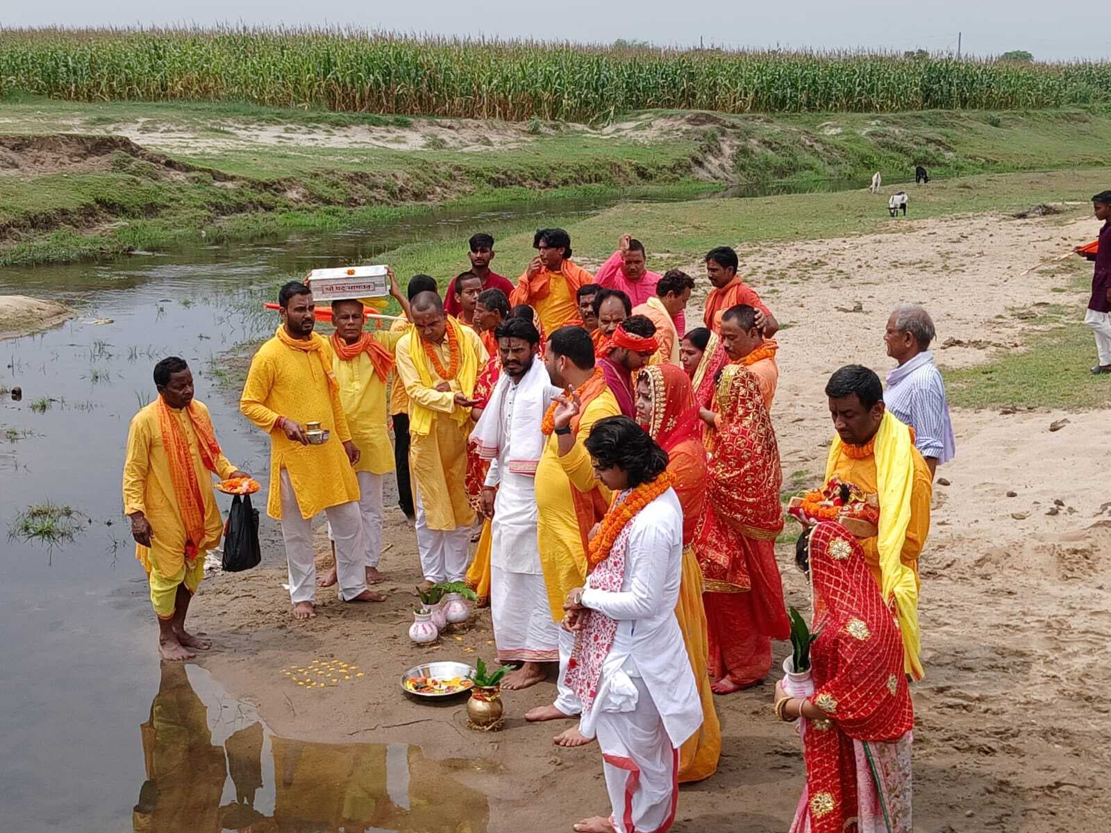 कलश यात्रा के साथ सात दिवसीय श्रीमद्भागवत कथा का शुभारंभ