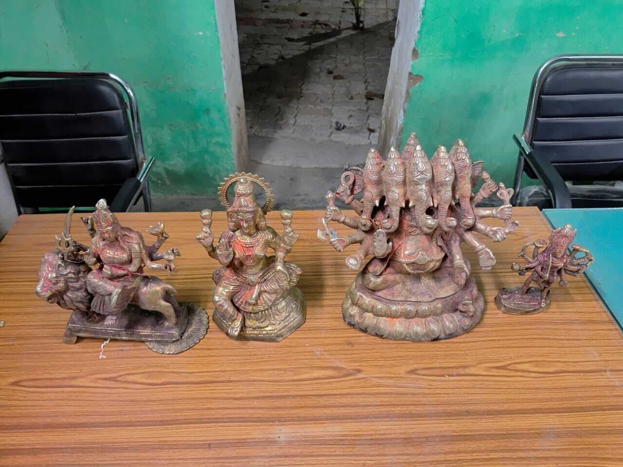 Sasaram News : गुप्ताधाम परिसर से चोरी की गयी चार मूर्तियां बरामद, चार गिरफ्तार