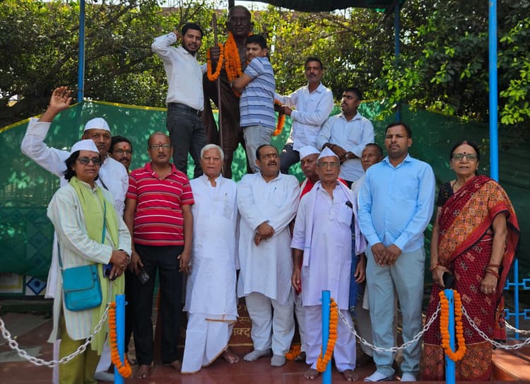 Motihari : चंपारण आगमन की स्मृति में बापू को दी गयी श्रद्धांजलि